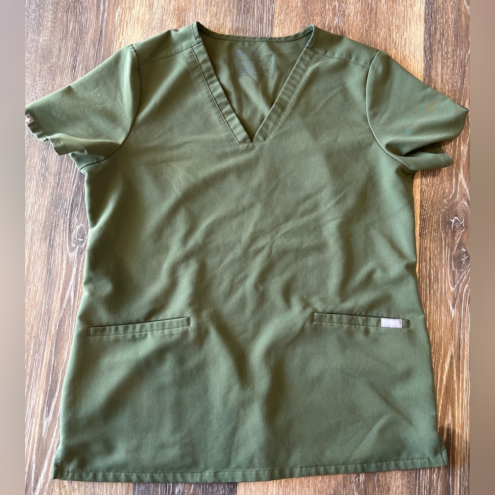 FIGS olive scrub set